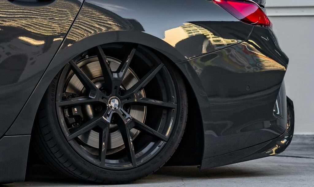 Fitment | Bagged 2021 BMW M8 Competition Air Lift Performance