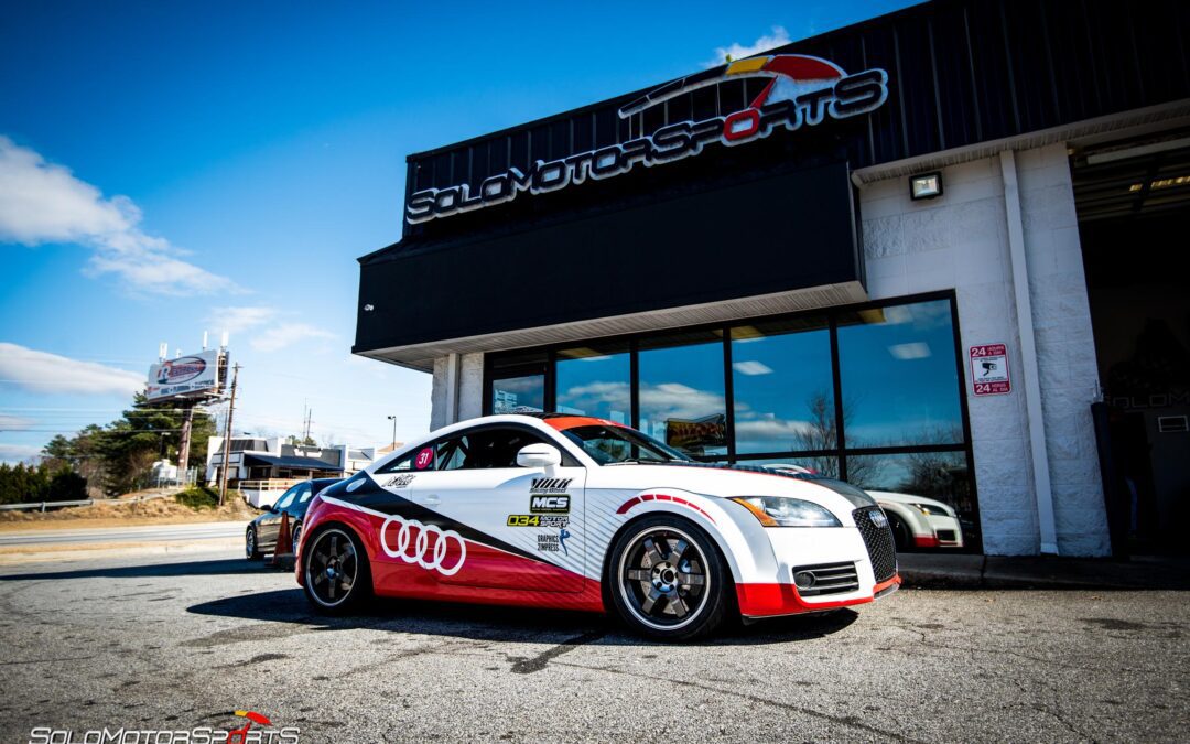 Audi TT Racecar with Audi Race-Colors Custom Wrap